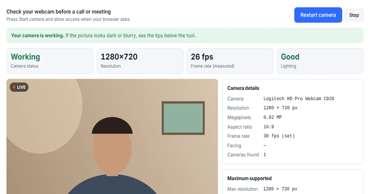 Webcam test showing a live camera preview with resolution, frame rate and lighting check